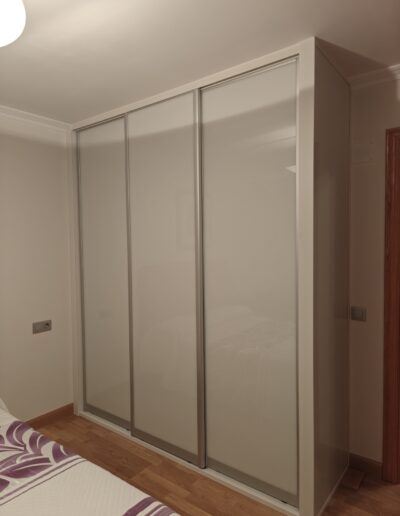 Armario imor gama Delfine puertas correderas en Cristal